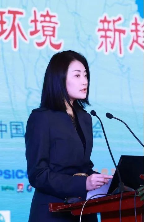 开元体育父亲辞世后宗馥莉首次公开亮相！她说：看到了网友的留言感谢社会各界近期对娃(图2)